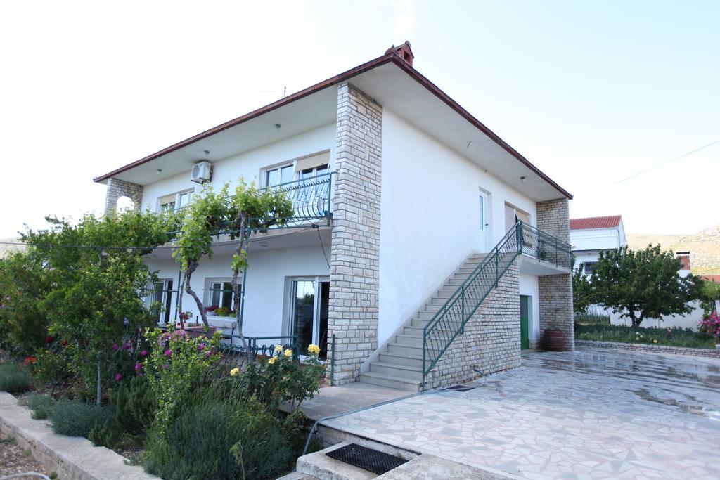 Apartment Marin Seget Donji Luaran gambar